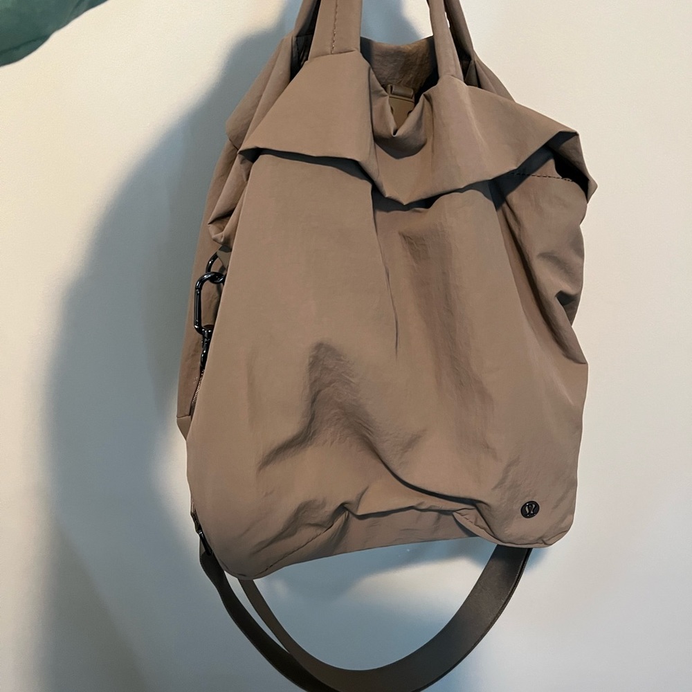 Lululemon On my level bag 2.0